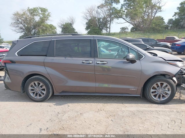 Toyota SIENNA XLE 2021 5TDJRKEC9MS024292 Image 13