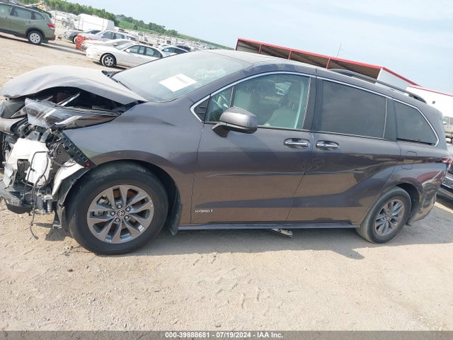 Toyota SIENNA XLE 2021 5TDJRKEC9MS024292 Image 14