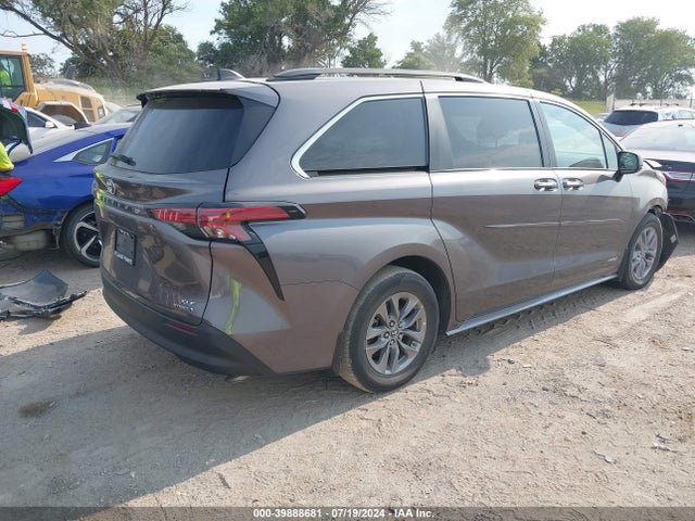 Toyota SIENNA XLE 2021 5TDJRKEC9MS024292 Image 4