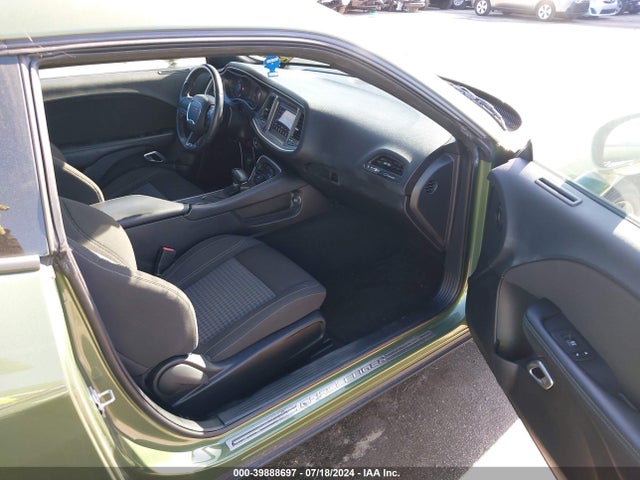 Продаж на аукціоні авто 2022 Dodge Challenger Sxt, vin: 2C3CDZAG7NH151295, номер лоту: 39888697