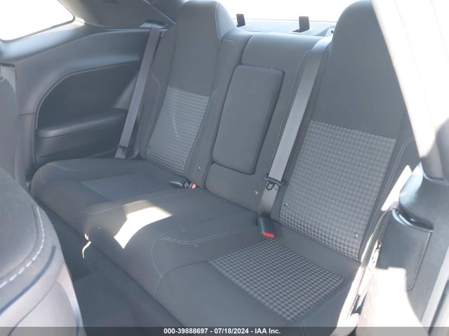 Продаж на аукціоні авто 2022 Dodge Challenger Sxt, vin: 2C3CDZAG7NH151295, номер лоту: 39888697