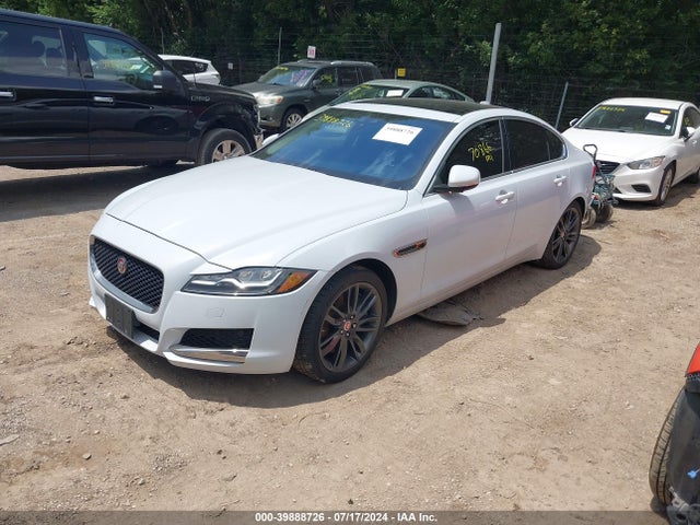 2016 JAGUAR XF SAJBK4BV8GCY05760 Photo 1