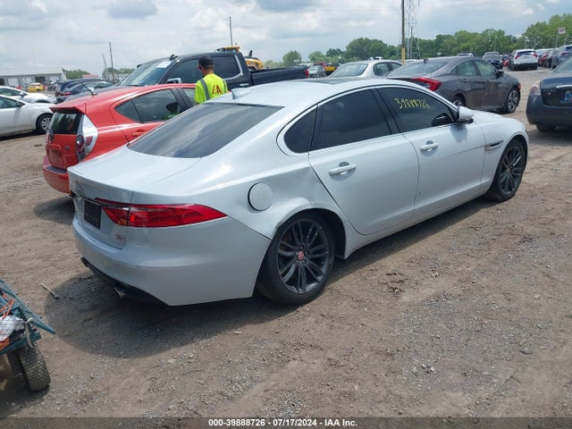 2016 JAGUAR XF SAJBK4BV8GCY05760 Photo 3
