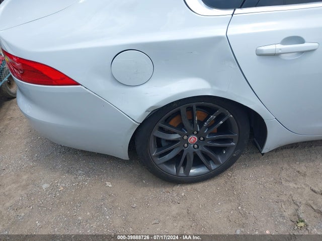 2016 JAGUAR XF SAJBK4BV8GCY05760 Photo 5