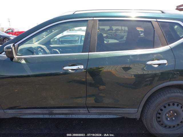 Nissan ROGUE SV 2018 5N1AT2MV7JC701675 Image 15