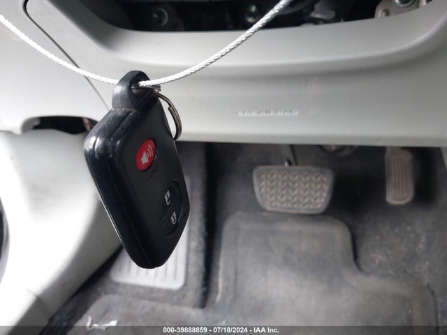 Toyota Prius Two 2014 JTDKN3DU2E0368535 Image 11