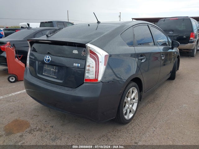 Toyota Prius Two 2014 JTDKN3DU2E0368535 Image 4