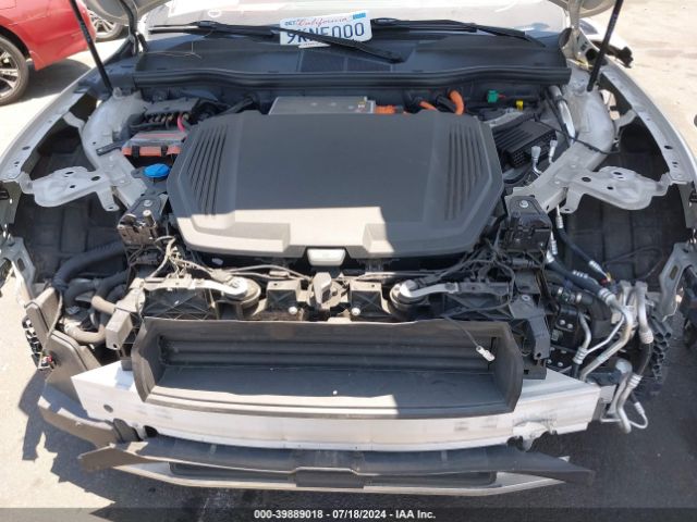WA1AAAGE6NB002477 Audi E-tron Premium Quattro