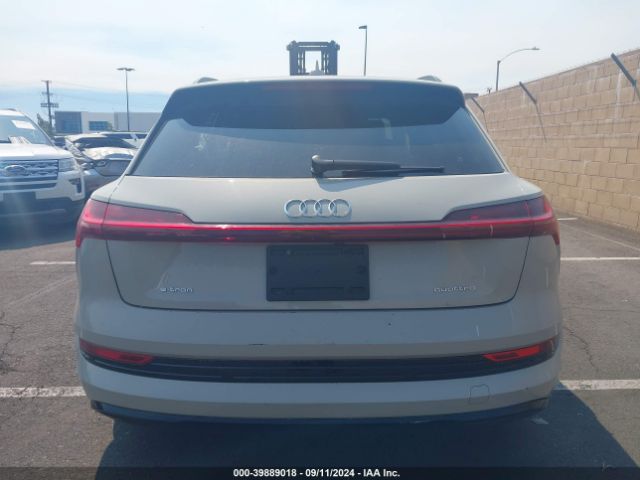 WA1AAAGE6NB002477 Audi E-tron Premium Quattro