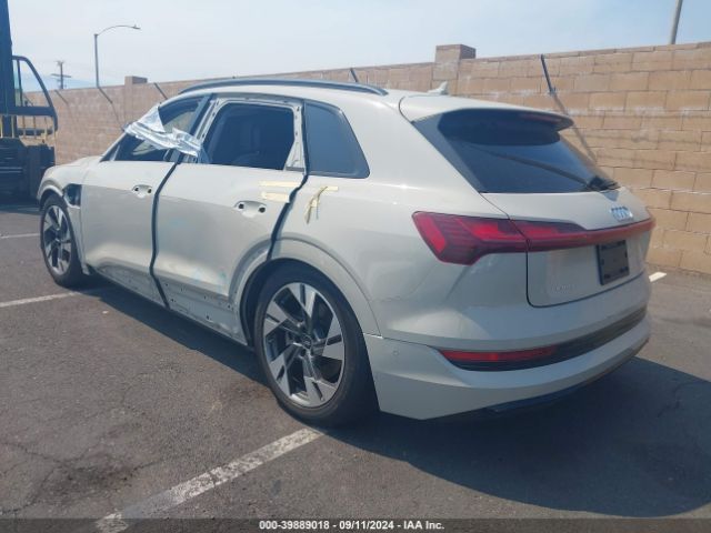 WA1AAAGE6NB002477 Audi E-tron Premium Quattro