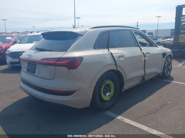 WA1AAAGE6NB002477 Audi E-tron Premium Quattro