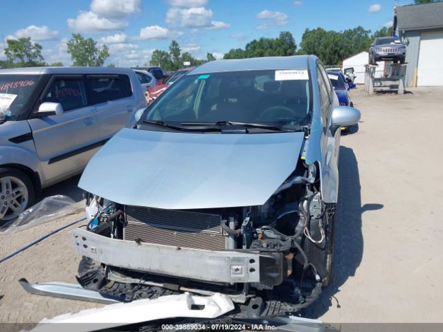 JTDZN3EUXGJ054108 Toyota Prius V Three