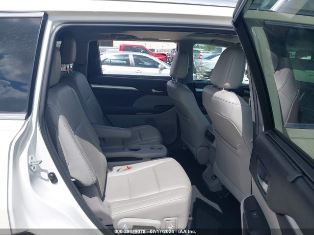 Toyota Highlander Xle V6 2016 5TDKKRFH2GS502343 Image 8
