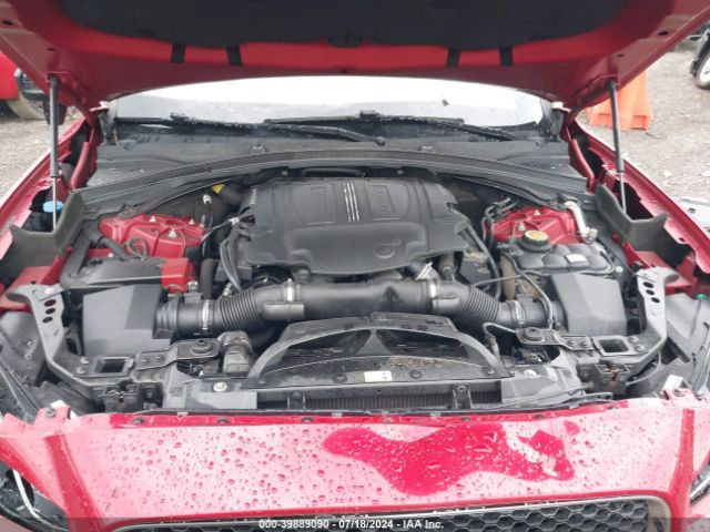 SADCJ2BV1HA884734 Jaguar F-pace 35t Premium