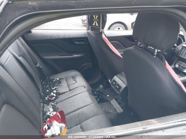 SADCJ2BV1HA884734 Jaguar F-pace 35t Premium