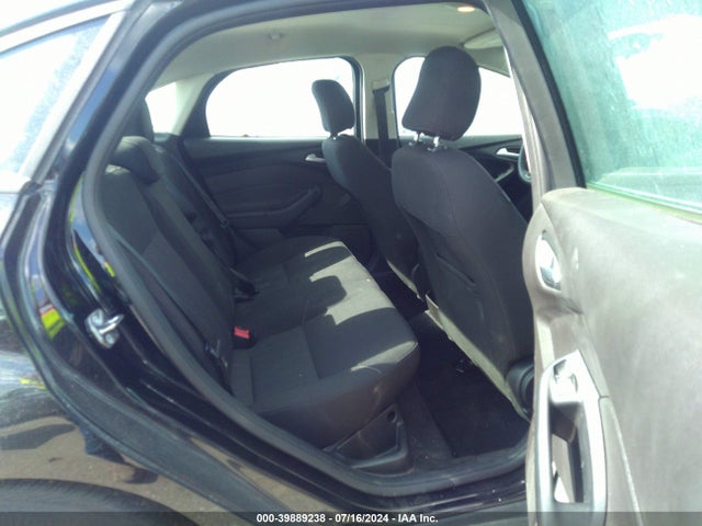 Ford FOCUS SE 2017 1FADP3F24HL265396 Image 8
