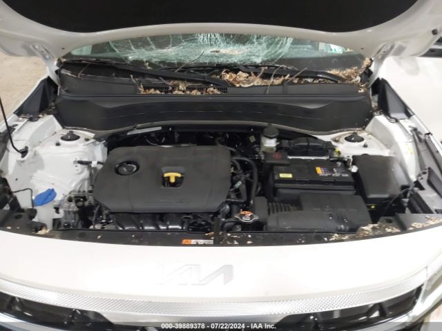 KNDERCAA1R7528008 KIA SELTOS EX