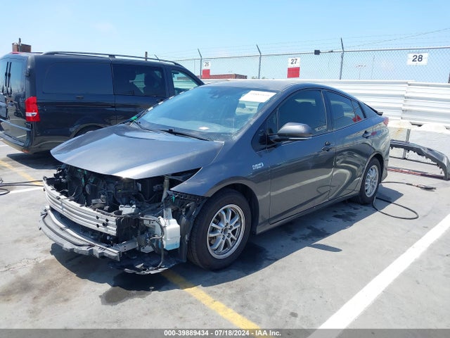 Toyota Prius Prime Premium 2018 JTDKARFP0J3098106 Image 2