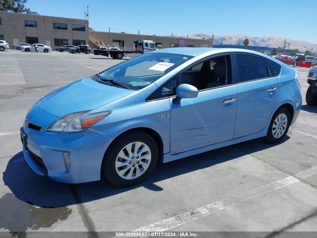 Toyota PRIUS PLUG-IN 2014 JTDKN3DP4E3058220 Image 2