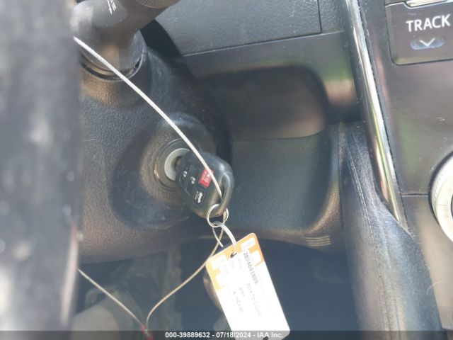 4T1BF1FK1EU330568 Toyota CAMRY SE
