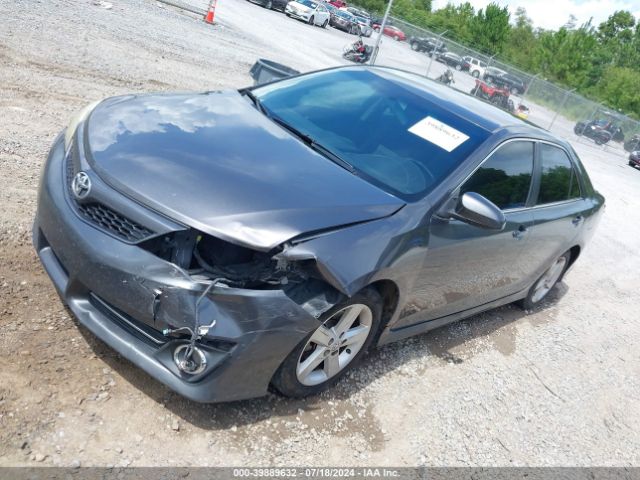 4T1BF1FK1EU330568 Toyota CAMRY SE