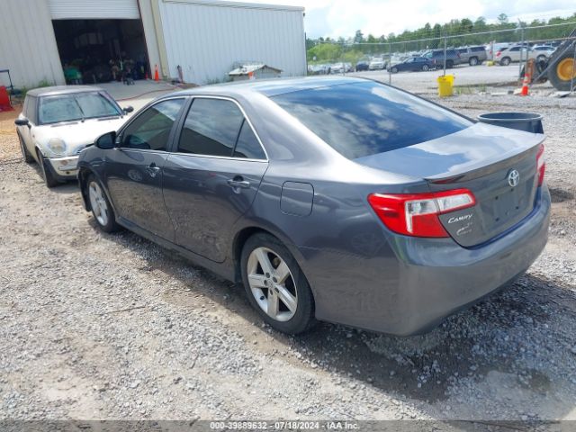 4T1BF1FK1EU330568 Toyota CAMRY SE