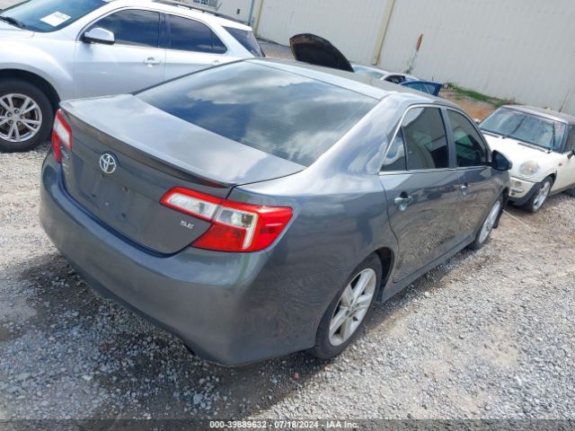 4T1BF1FK1EU330568 Toyota CAMRY SE