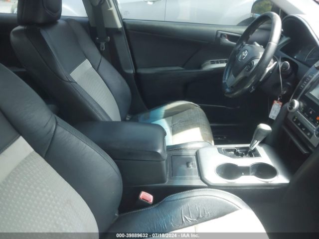 4T1BF1FK1EU330568 Toyota CAMRY SE