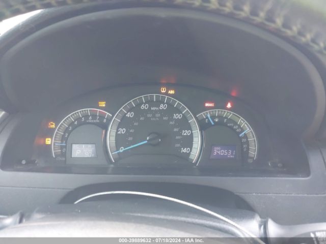 4T1BF1FK1EU330568 Toyota CAMRY SE