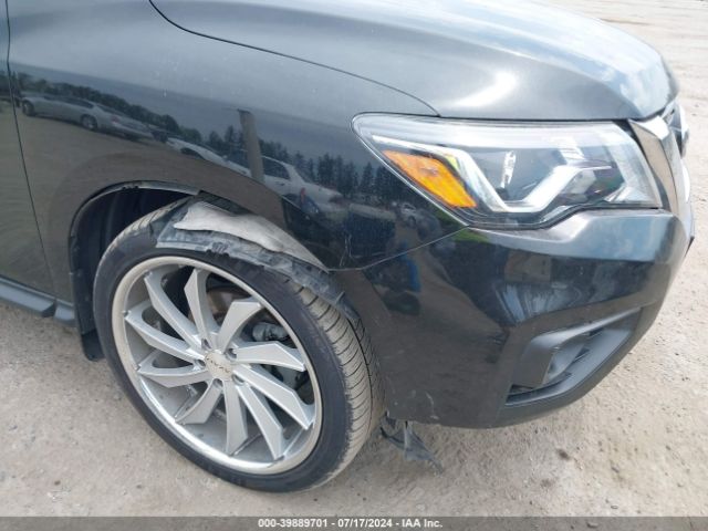 5N1DR2MNXJC669493 Nissan Pathfinder S
