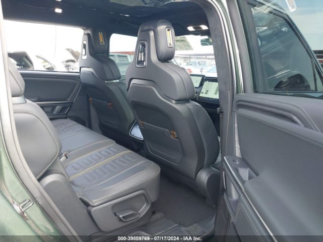7PDSGABA5PN014546 Rivian R1s Adventure
