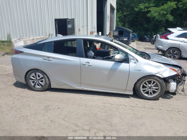 JTDKBRFUXH3573449 Toyota Prius Two