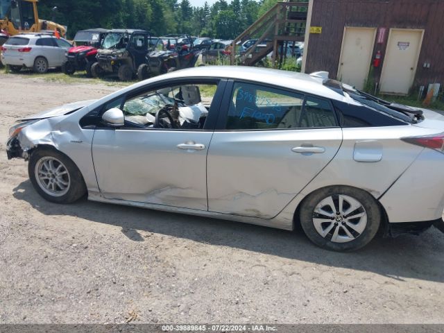 JTDKBRFUXH3573449 Toyota Prius Two