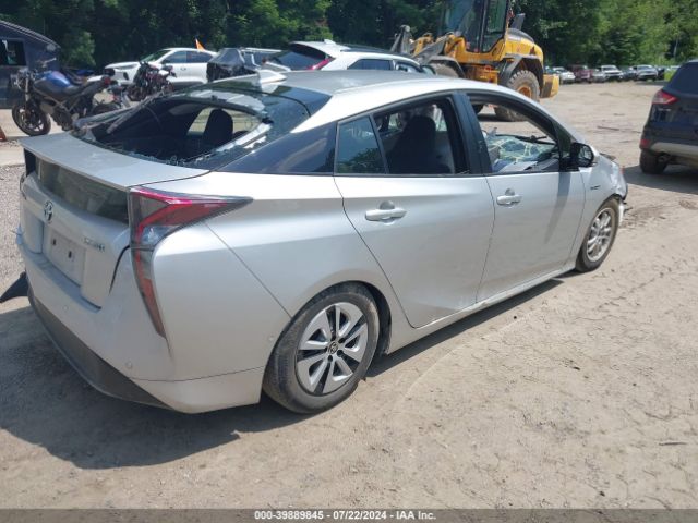 JTDKBRFUXH3573449 Toyota Prius Two