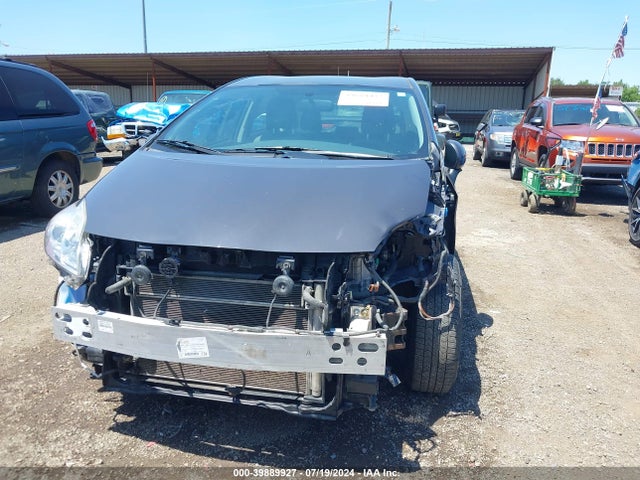 Toyota Prius Two 2014 JTDKN3DU0E0381557 Image 13