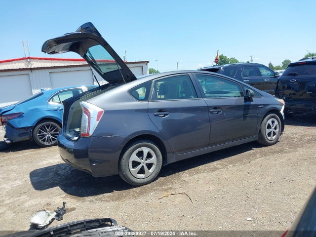 Toyota Prius Two 2014 JTDKN3DU0E0381557 Image 4