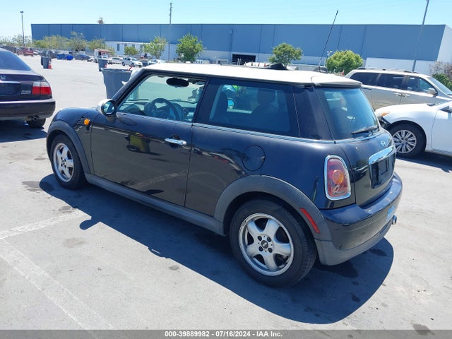 2008 MINI COOPER WMWMF33508TT62569 Photo 2