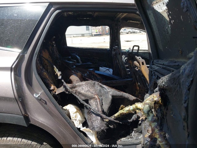 5NMS33AD7KH002737 Hyundai Santa Fe Sel Plus