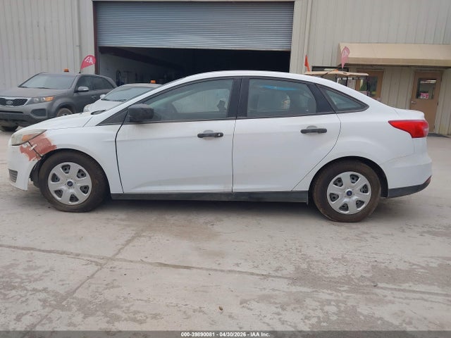 Ford FOCUS S 2016 1FADP3E29GL305682 Image 14