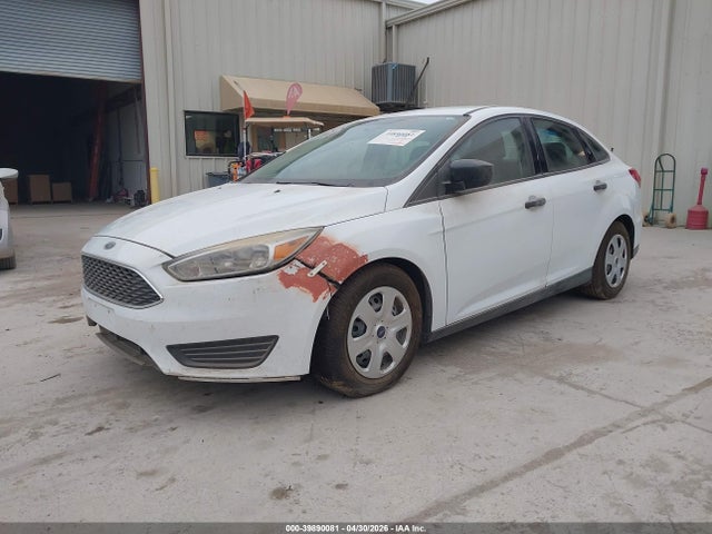 Ford FOCUS S 2016 1FADP3E29GL305682 Image 2