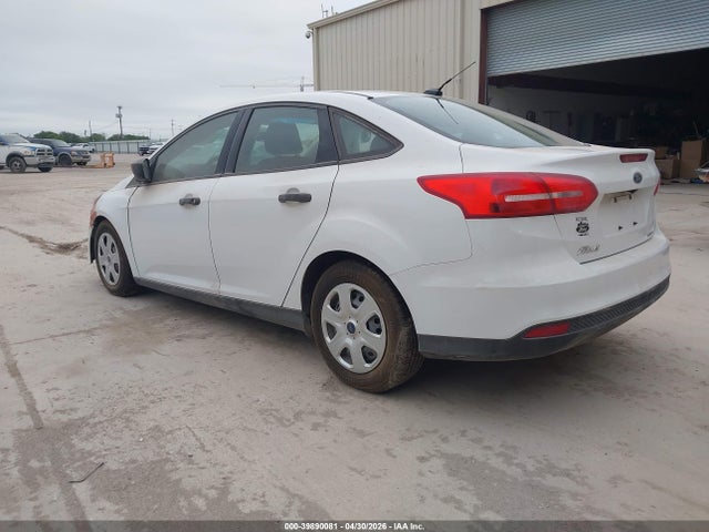 Ford FOCUS S 2016 1FADP3E29GL305682 Image 3