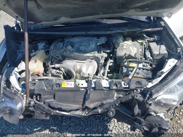 Toyota RAV4 LE 2018 JTMBFREV3JJ177413 Image 10