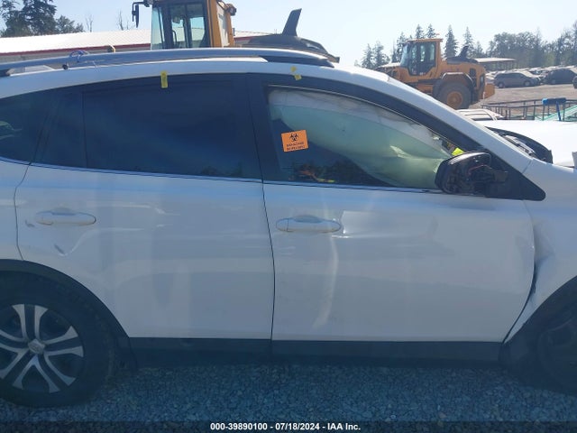 Toyota RAV4 LE 2018 JTMBFREV3JJ177413 Image 12