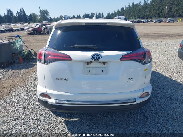 Toyota RAV4 LE 2018 JTMBFREV3JJ177413 Image 15