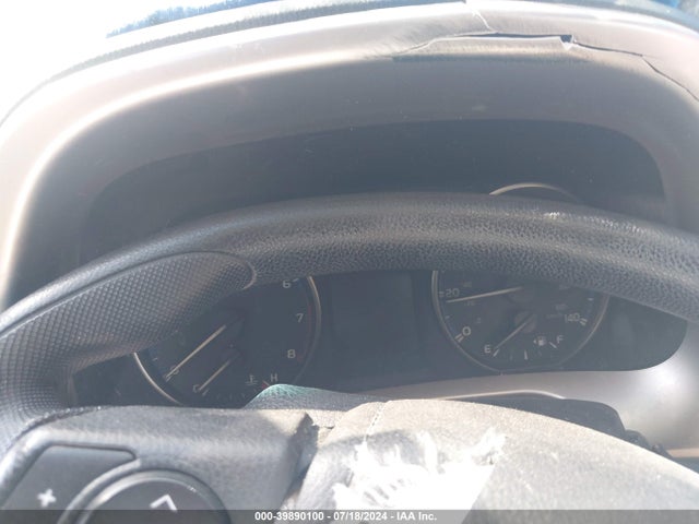 Toyota RAV4 LE 2018 JTMBFREV3JJ177413 Image 7
