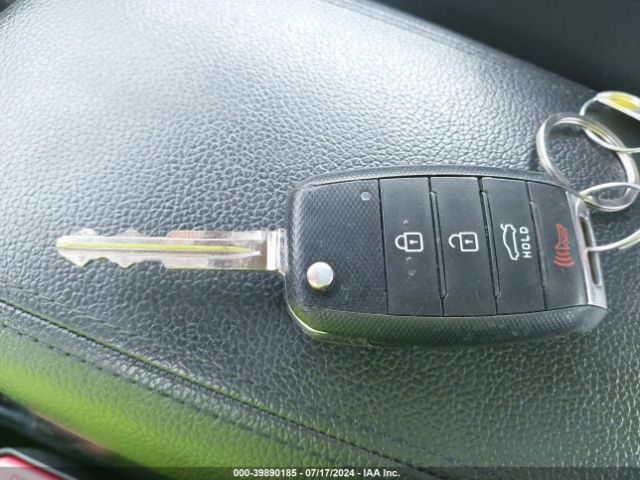 KNAFX4A61G5558515 KIA FORTE LX