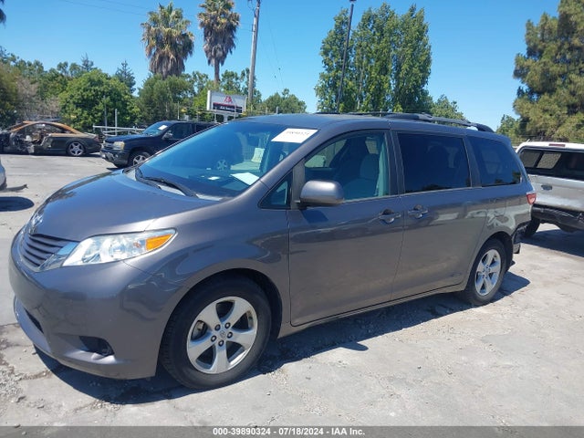 Toyota Sienna Le 8 Passenger 2015 5TDKK3DC0FS635055 Image 2