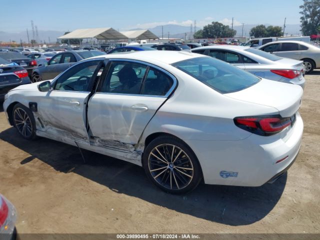 WBA13AG07NCH72542 BMW 530e