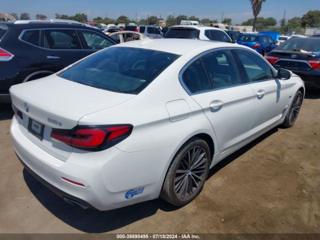 WBA13AG07NCH72542 BMW 530e