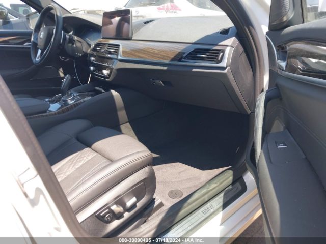 WBA13AG07NCH72542 BMW 530e